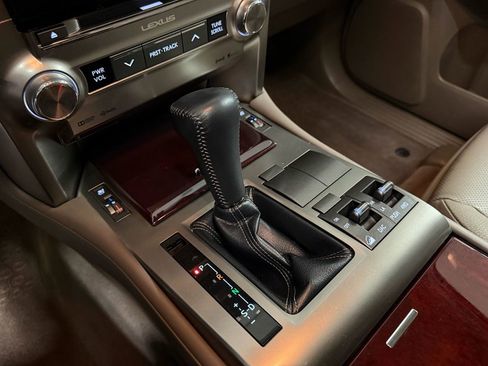 Used 2016 Lexus GX 460 image 10