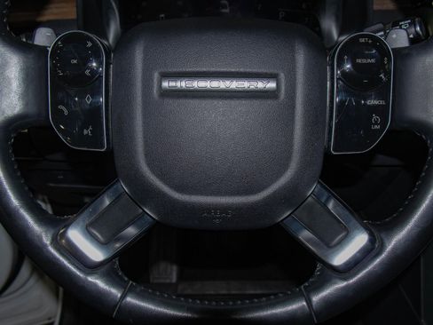 Used 2019 Land Rover Discovery HSE image 12