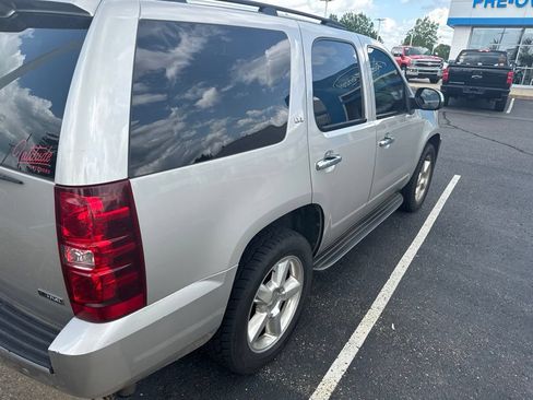 Used 2008 Chevrolet Tahoe LTZ w/ LTZ Preferred Equipment Group AWD/4WD image 9