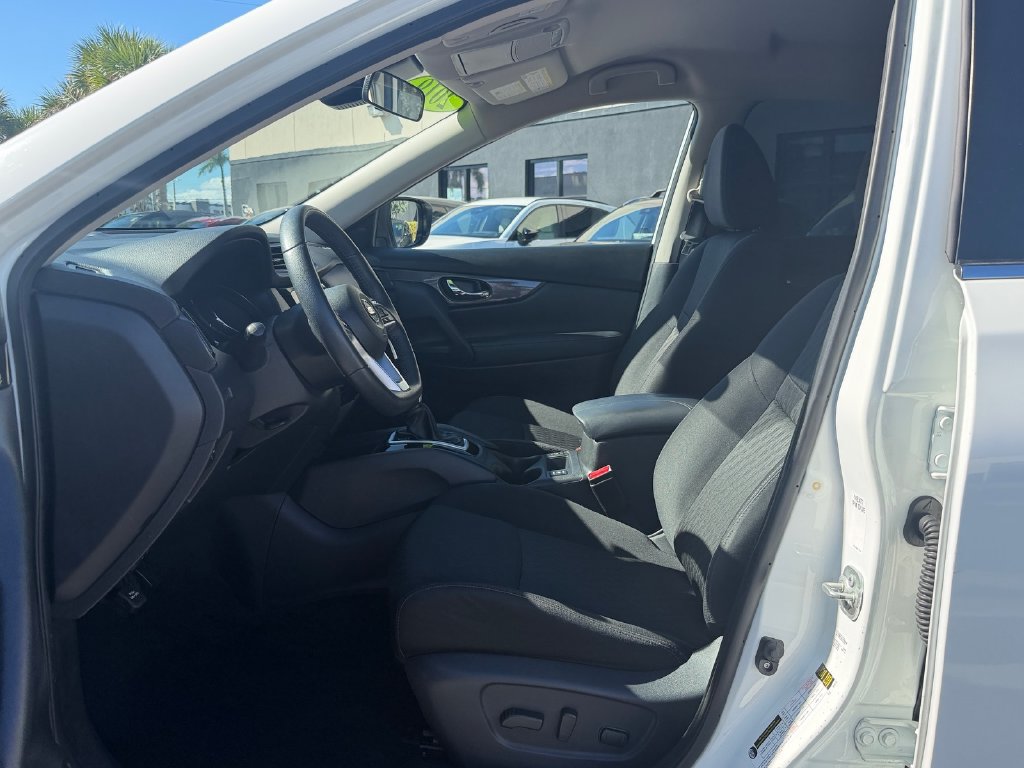 Used 2019 Nissan Rogue SV FWD image 10
