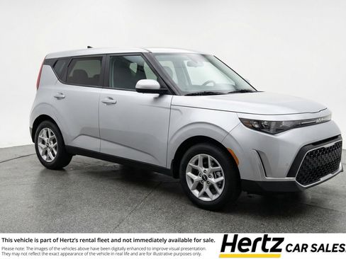Used 2025 Kia Soul LX w/ LX Technology Package FWD image 1
