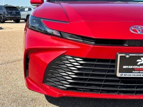 Used 2025 Toyota Camry LE image 4
