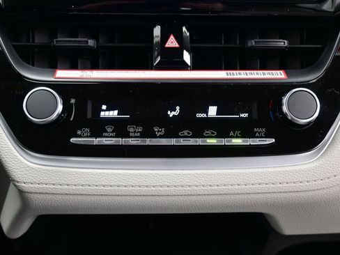 Used 2026 Toyota Corolla Cross L image 19