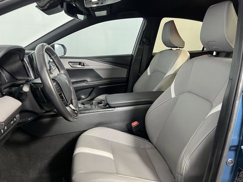 Used 2025 Toyota Camry SE image 19