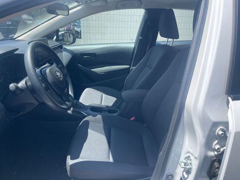 Used 2025 Toyota Corolla LE FWD image 11