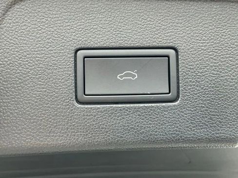 Certified 2025 Volkswagen Atlas SE w/ Panoramic Sunroof Package FWD image 20
