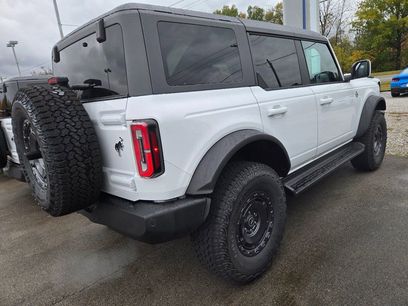 New 2025 Ford Bronco Outer Banks w/ Sasquatch Package