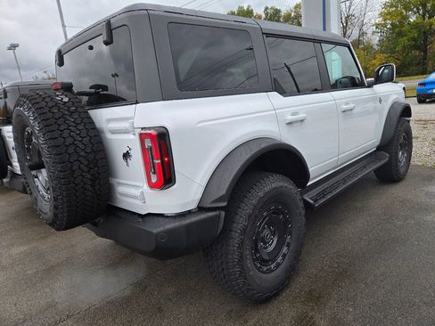 New 2025 Ford Bronco Outer Banks w/ Sasquatch Package AWD/4WD image 4