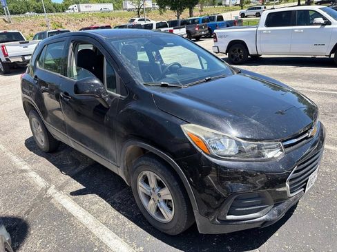 Used 2017 Chevrolet Trax LS AWD/4WD image 4