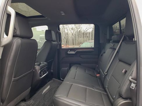 Used 2025 GMC Sierra 3500 Denali w/ Denali Reserve Package AWD/4WD image 29