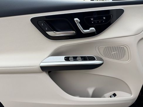 New 2026 Mercedes-Benz GLC 300 image 13