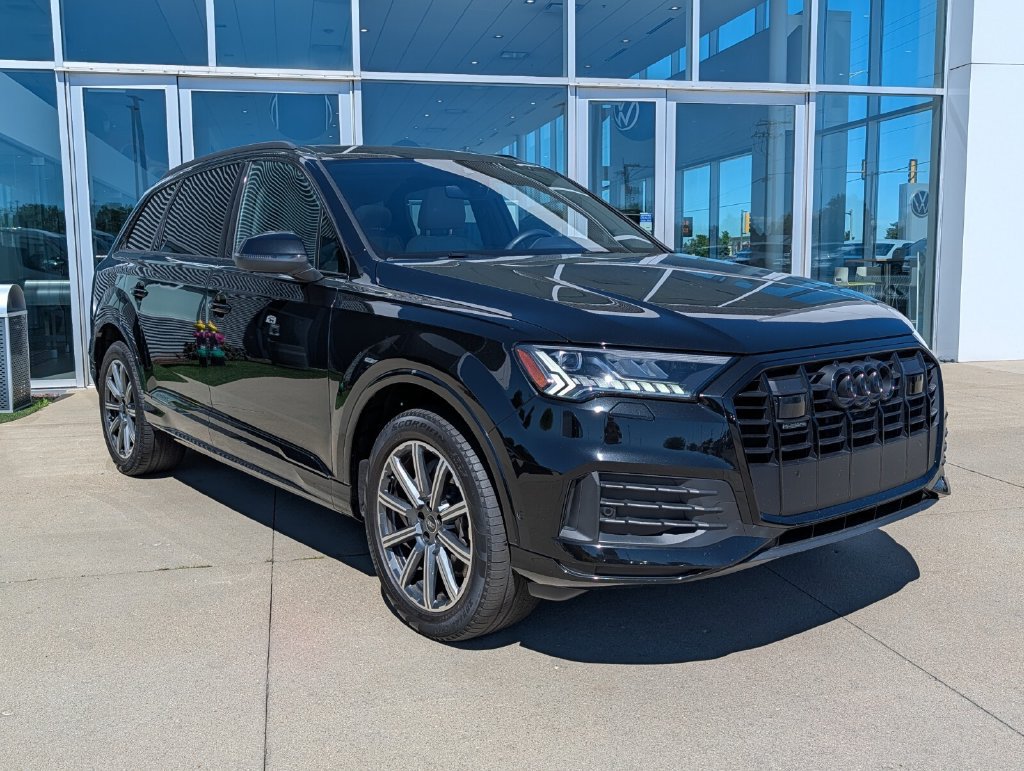 Used 2023 Audi Q7 2.0T Premium Plus w/ Premium Plus Package AWD/4WD image 2