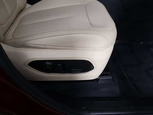 Used 2023 Jeep Grand Cherokee L Limited AWD/4WD image 28