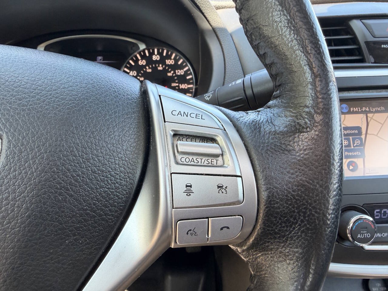 Used 2016 Nissan Altima 2.5 SL w/ 2.5 Technology Package FWD image 15