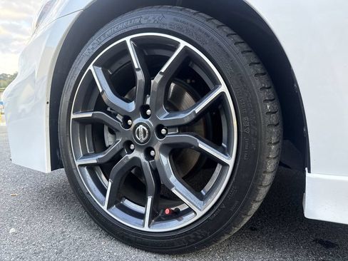 Used 2018 Nissan Sentra NISMO FWD image 8