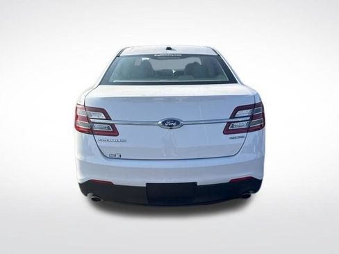 Used 2018 Ford Taurus SE FWD image 4