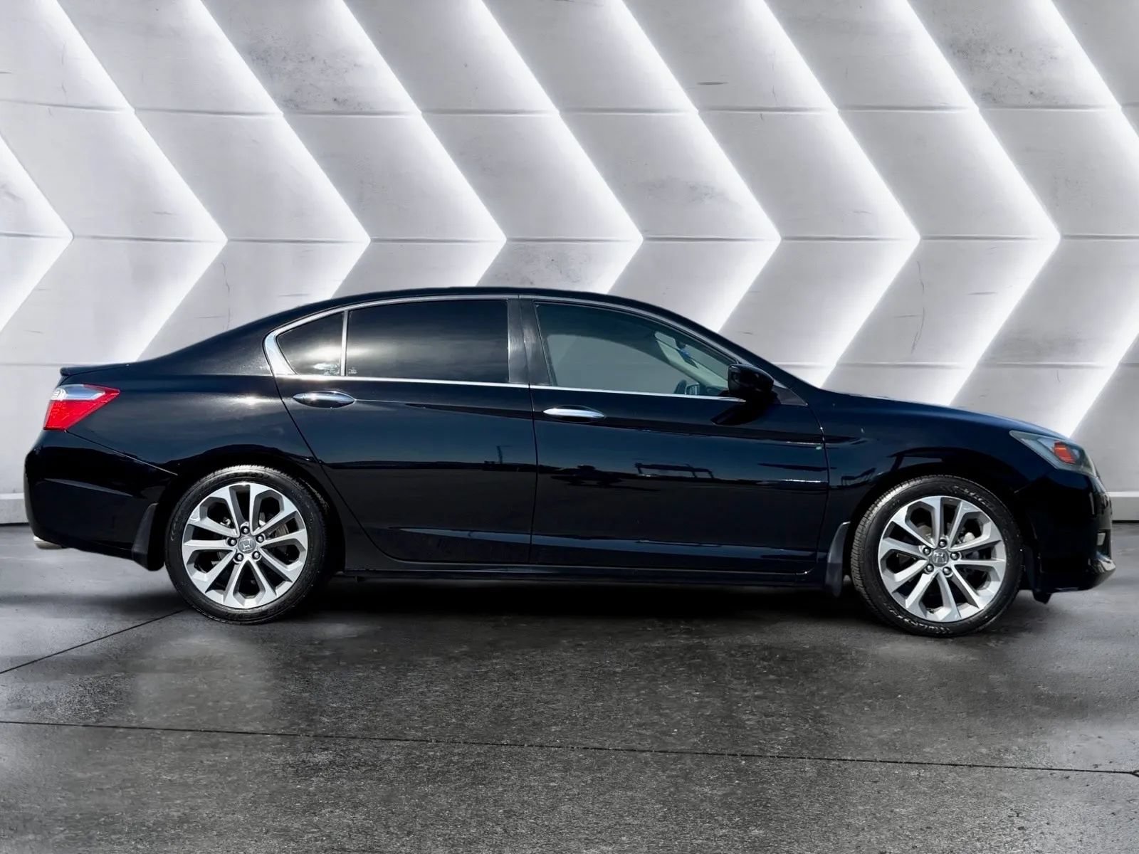 Used 2015 Honda Accord Sport image 4