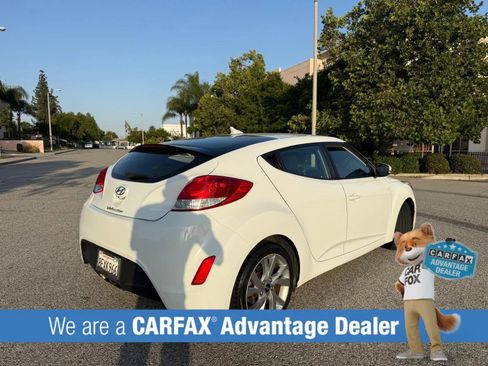 Used 2017 Hyundai Veloster FWD image 2
