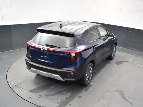 New 2026 Kia Seltos LX FWD image 21
