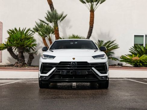 Used 2024 Lamborghini Urus S image 5