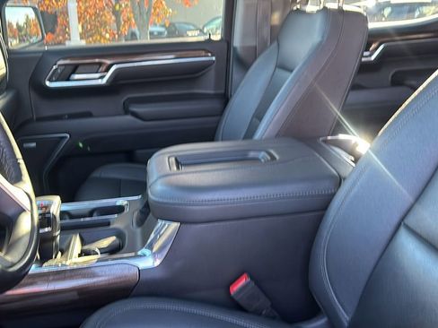 Used 2022 Chevrolet Silverado 1500 LT Trail Boss w/ LT Trail Boss Premium Package image 24