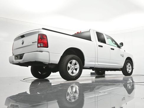 Used 2019 RAM 1500 Express AWD/4WD image 40