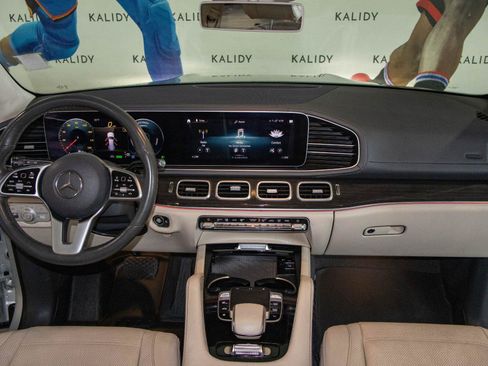 Used 2020 Mercedes-Benz GLS 450 4MATIC image 3