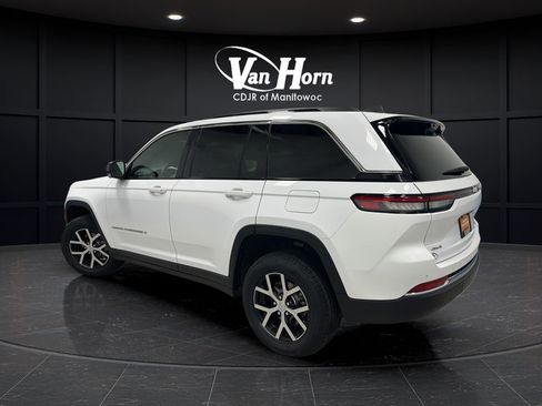 Used 2025 Jeep Grand Cherokee Limited w/ Luxury Tech Group II AWD/4WD image 5