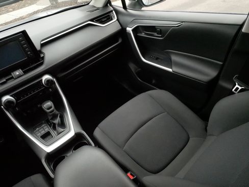 Used 2019 Toyota RAV4 LE w/ All Weather Liner Package image 11