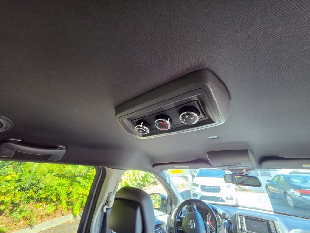 Used 2020 Dodge Grand Caravan SXT FWD image 28