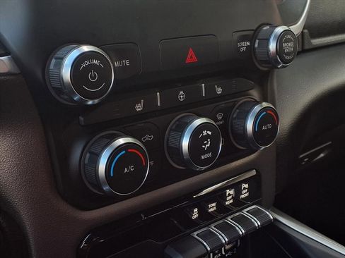 Used 2020 RAM 1500 Big Horn image 8