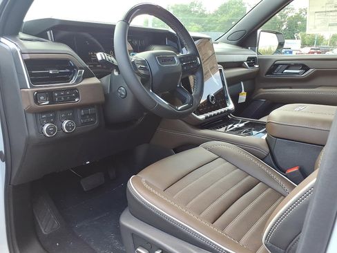 New 2026 GMC Yukon Denali Ultimate AWD/4WD image 15