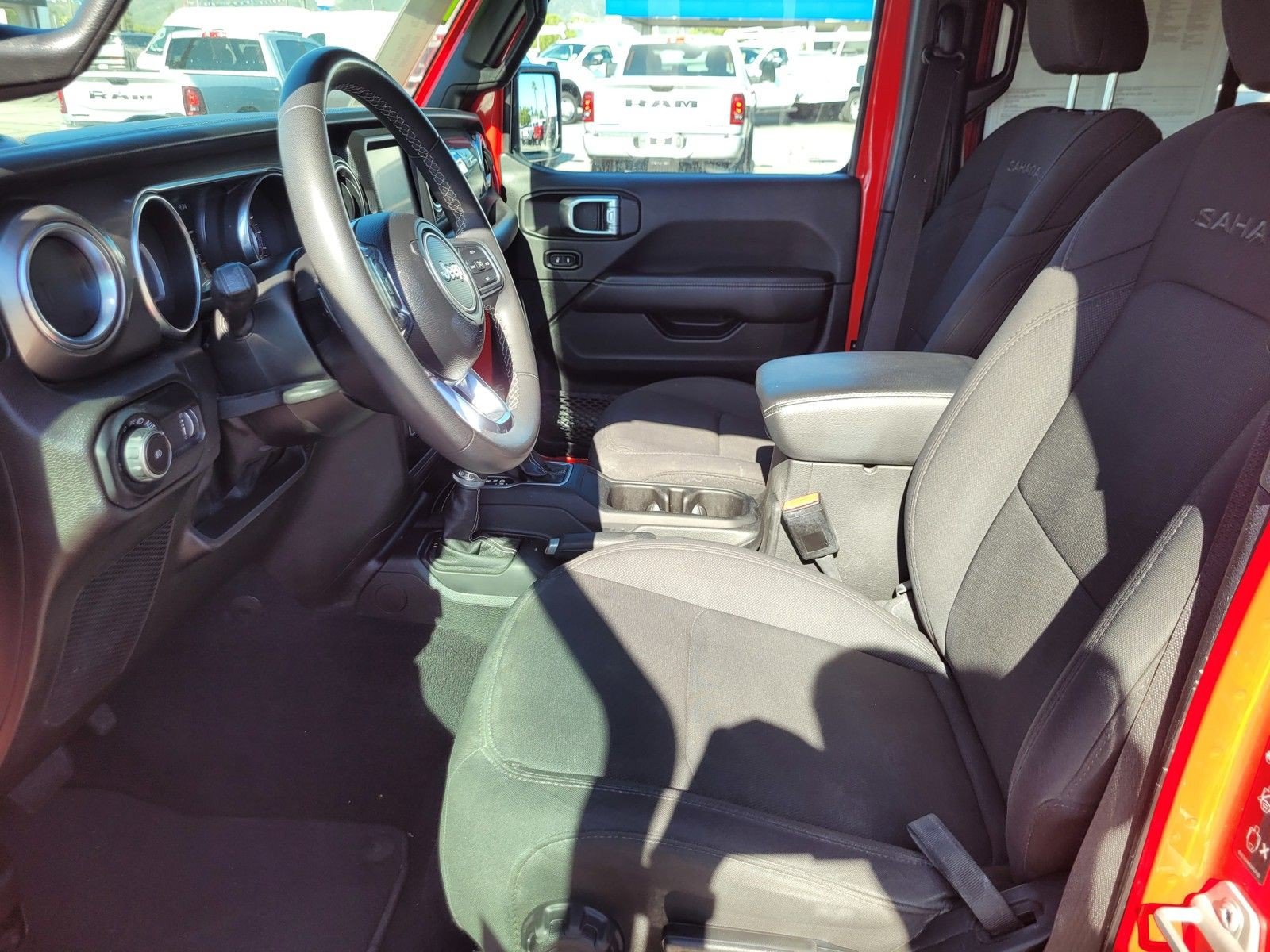 Used 2023 Jeep Wrangler Unlimited Sahara AWD/4WD image 16