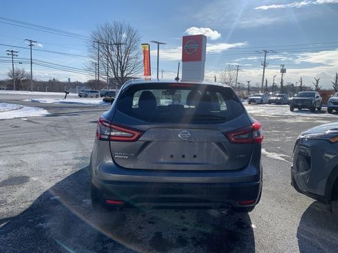 Used 2020 Nissan Rogue Sport S image 6