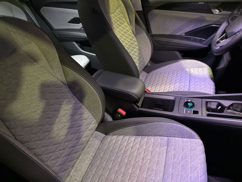 New 2025 Volkswagen Tiguan S FWD image 26