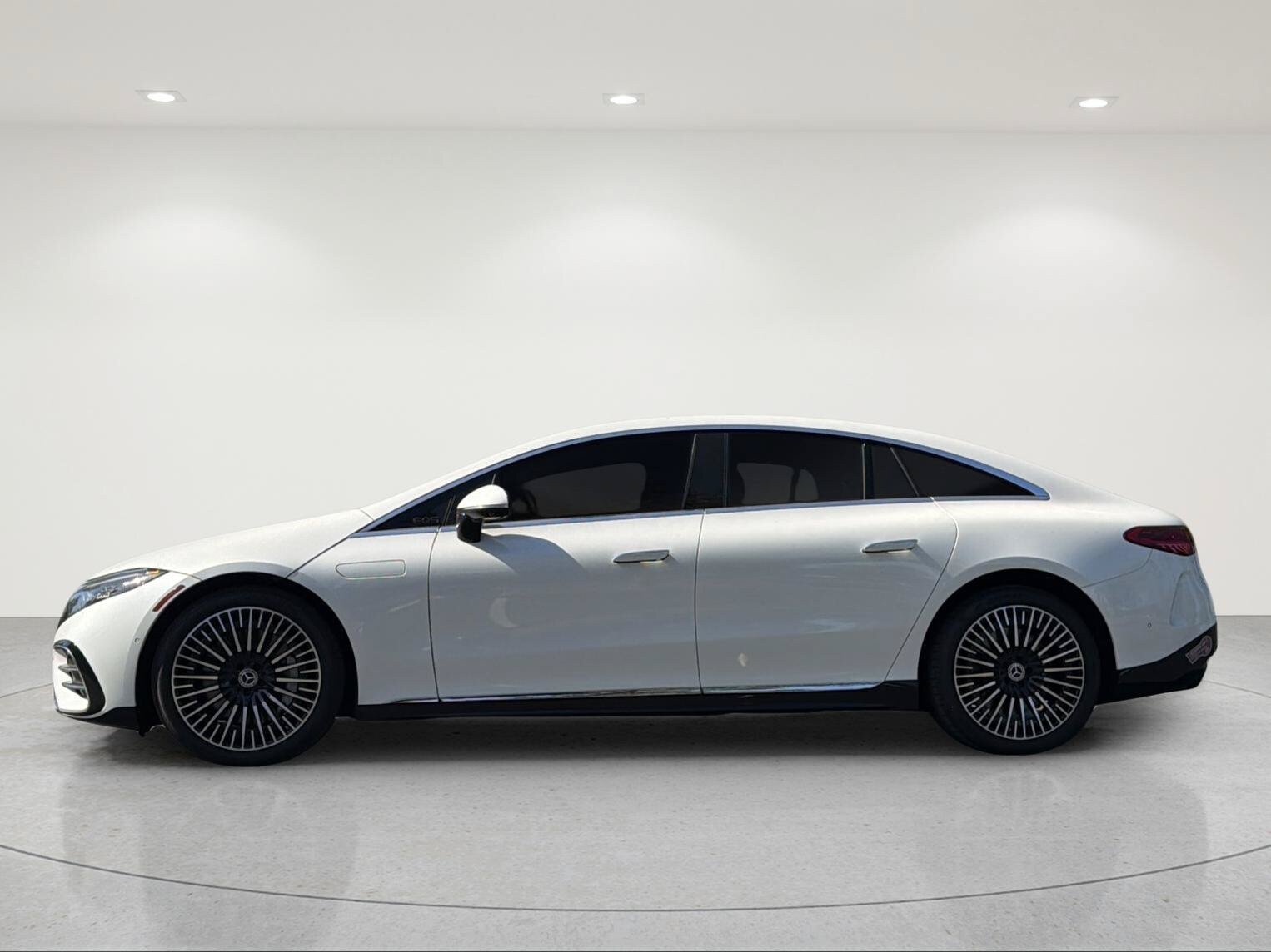 Used 2023 Mercedes-Benz EQS 580 4MATIC Sedan image 2