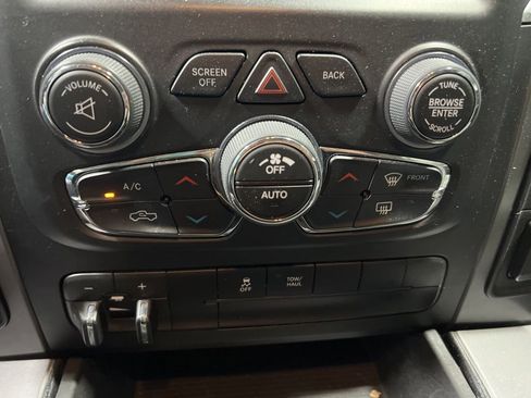 Used 2023 RAM 1500 Classic SLT w/ Trailer & Traction Group AWD/4WD image 31