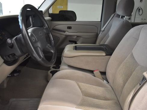Used 2005 Chevrolet Silverado 3500 LS w/ Heavy-Duty Power Package AWD/4WD image 21