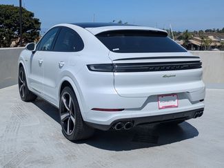 New 2025 Porsche Cayenne E-Hybrid video 3