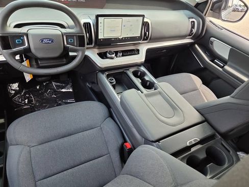 New 2026 Ford Expedition Active RWD image 8