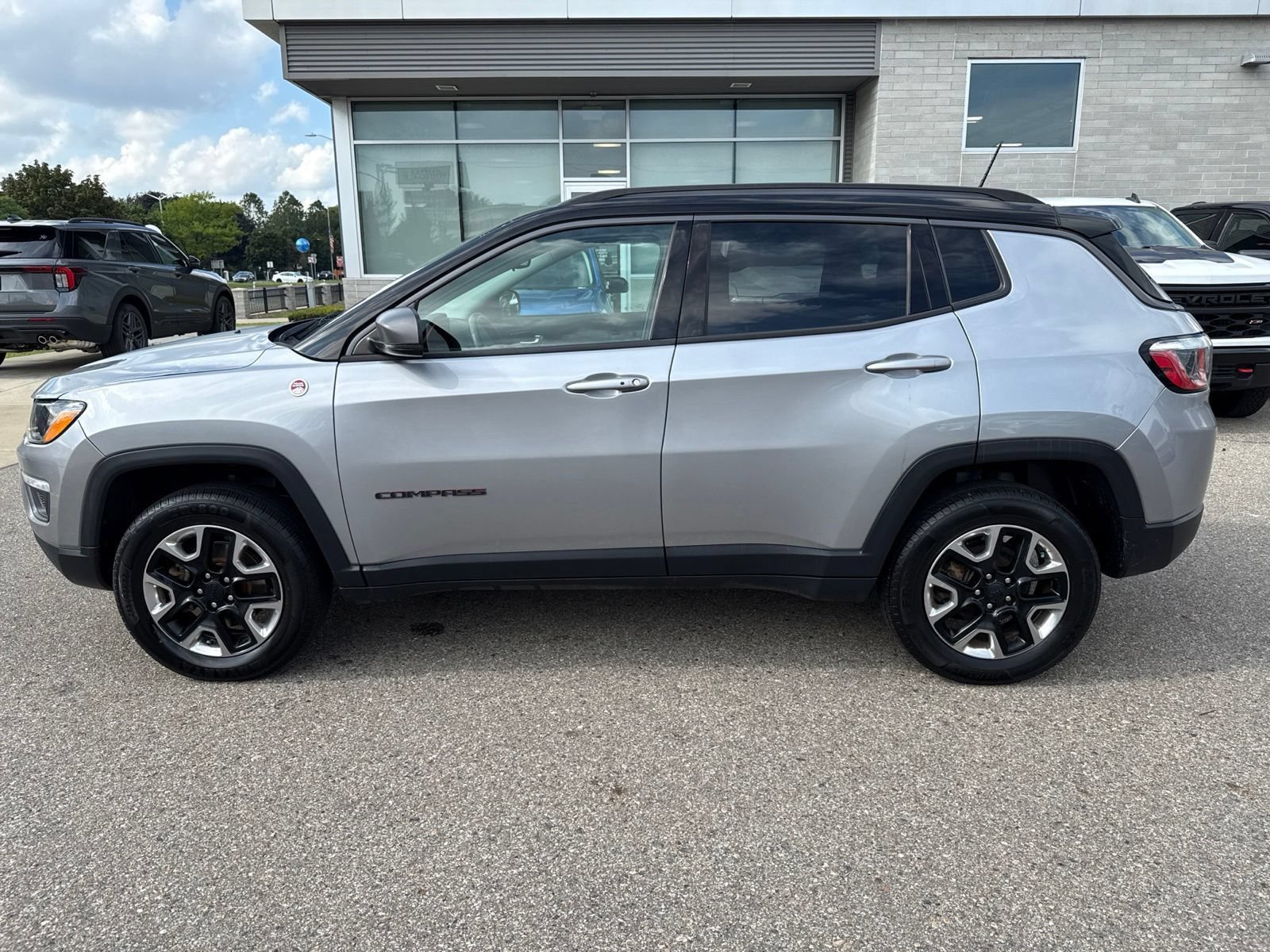 Used 2018 Jeep Compass Trailhawk AWD/4WD image 10