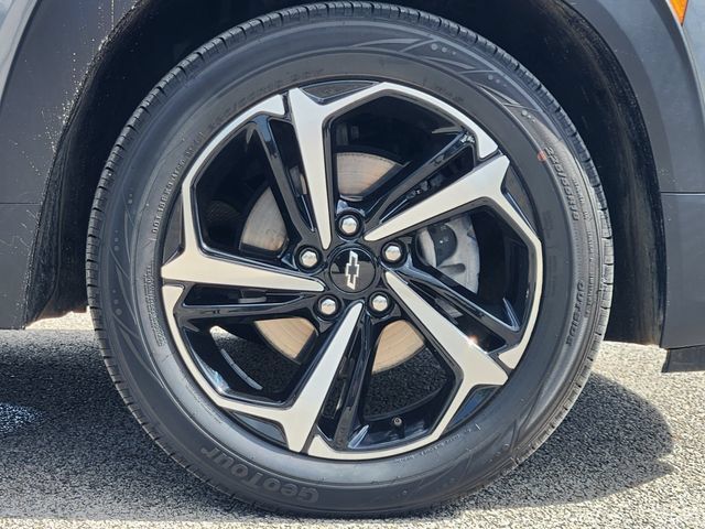 Used 2022 Chevrolet TrailBlazer RS w/ Technology Package FWD image 11