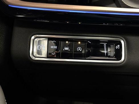 New 2025 Buick Envision Sport Touring image 22