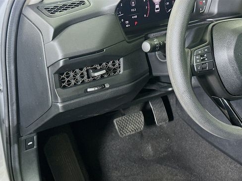 Used 2025 Honda Accord SE image 17