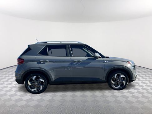 Used 2023 Hyundai Venue SEL image 6