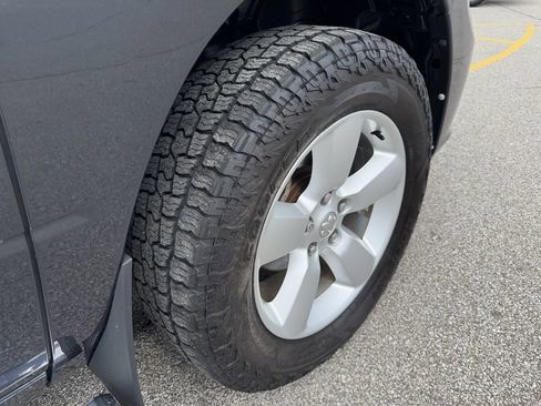 Used 2015 RAM 1500 Express AWD/4WD image 39