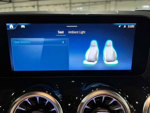 Certified 2025 Mercedes-Benz GLA 250 4MATIC image 32