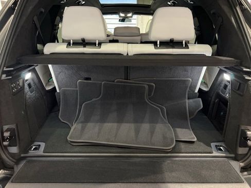 Used 2023 BMW X7 xDrive40i w/ Premium Package image 45