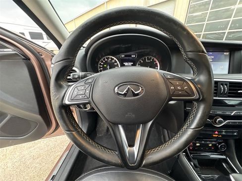 Used 2018 INFINITI QX30 Premium w/ Cargo Package image 14