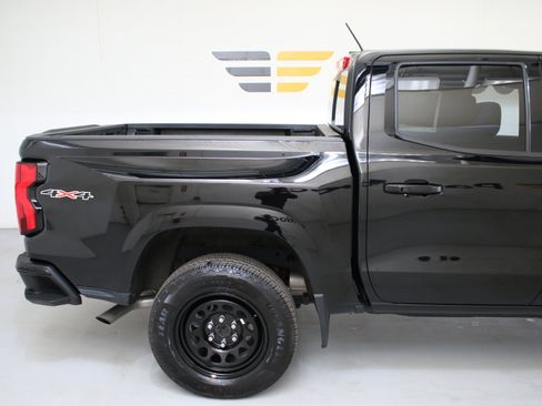 Used 2023 Chevrolet Colorado LT w/ LT Convenience Package AWD/4WD image 10